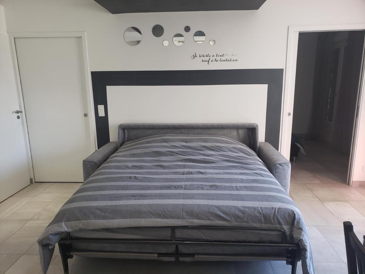 2-4 Pers Avec Piscine * La Selle-sur-le-Bied