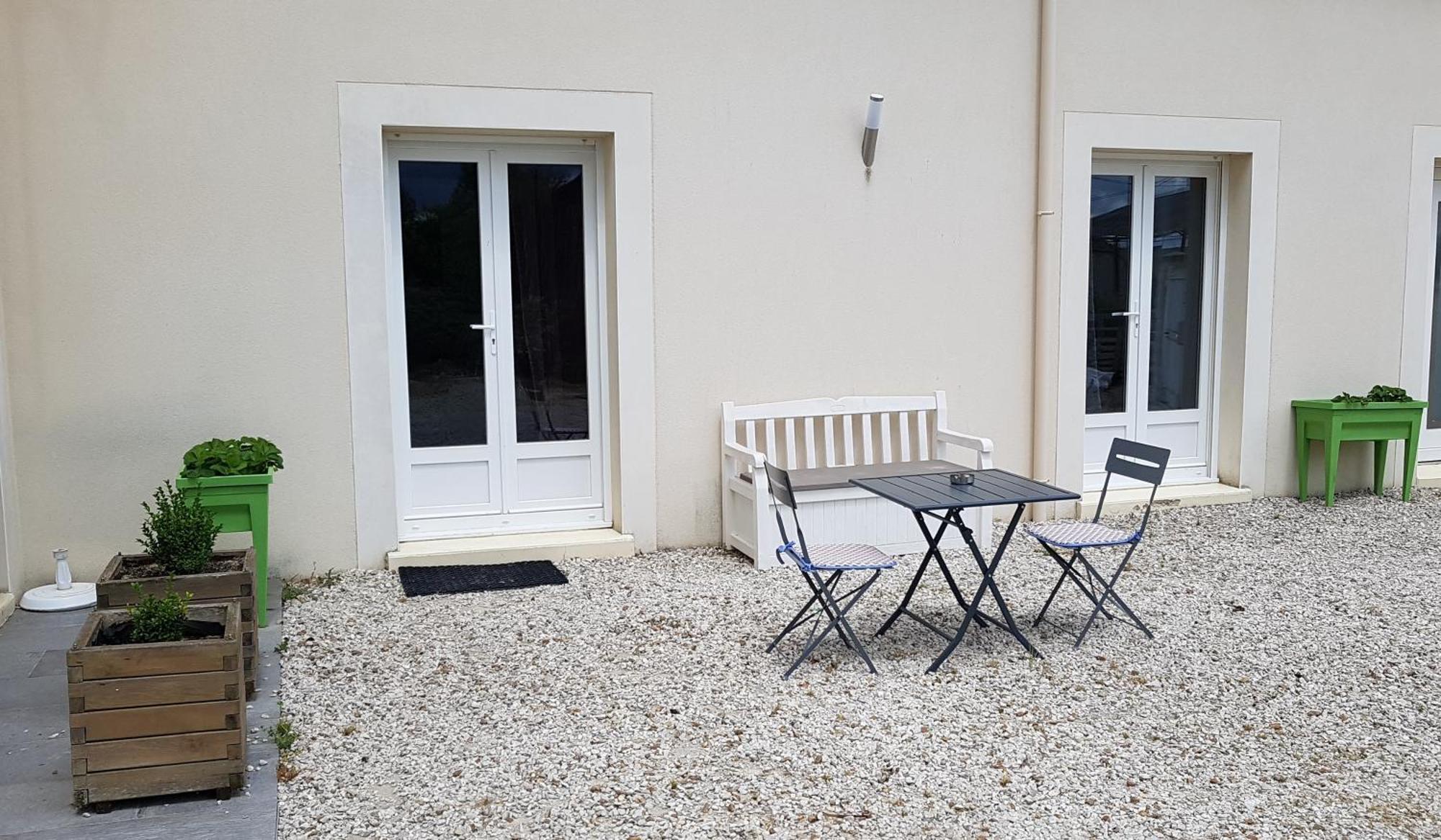 2-4 Pers Avec Piscine * La Selle-sur-le-Bied